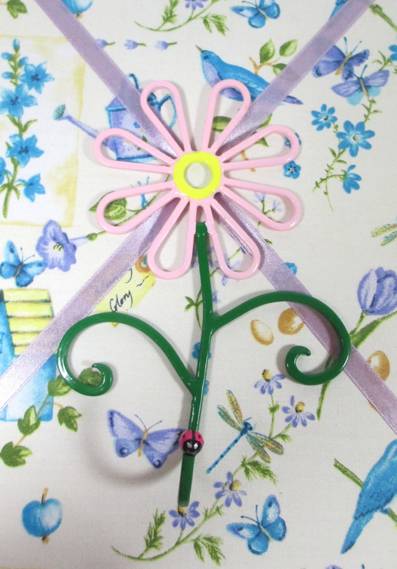 Flower Wall Hook Metal Hand-Painted Light Pink Daisy